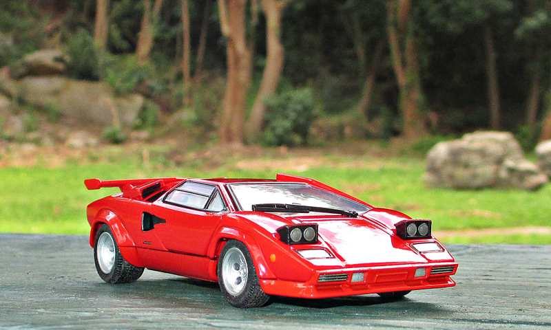Illustration for article titled Tomica Premium Goes 1/43: Lamborghini Countach LP500S